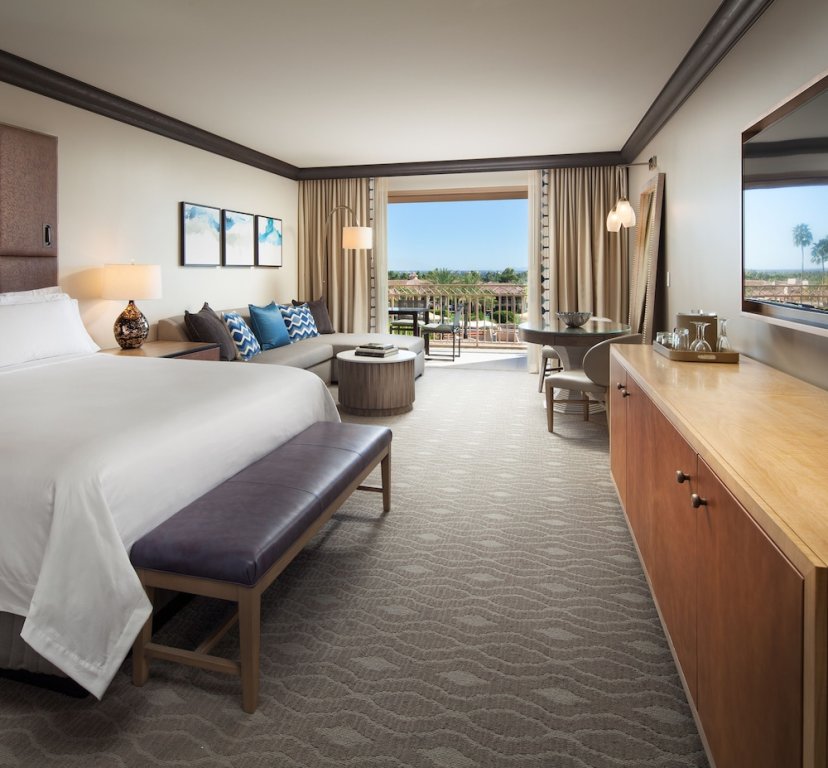 Grand Double room with balcony and with pool view The Phoenician, a Luxury Collection Resort, Scottsdale