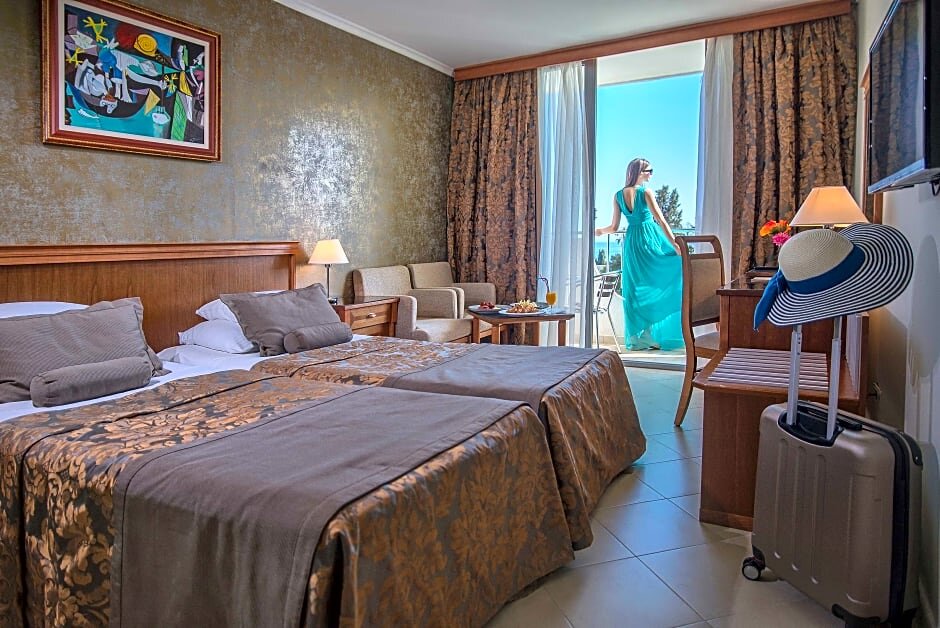 Standard Doppel Zimmer mit Balkon und mit Meerblick Mediteran Hotel & Resort