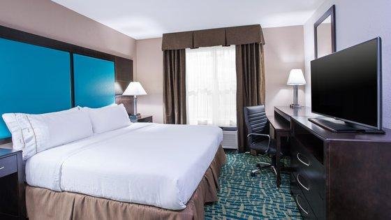 Люкс Deluxe Holiday Inn Express & Suites Wyomissing, an IHG Hotel