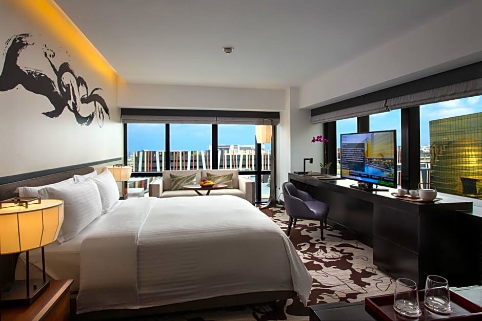 Номер Standard с видом на бассейн City of Dreams - Nobu Hotel Manila