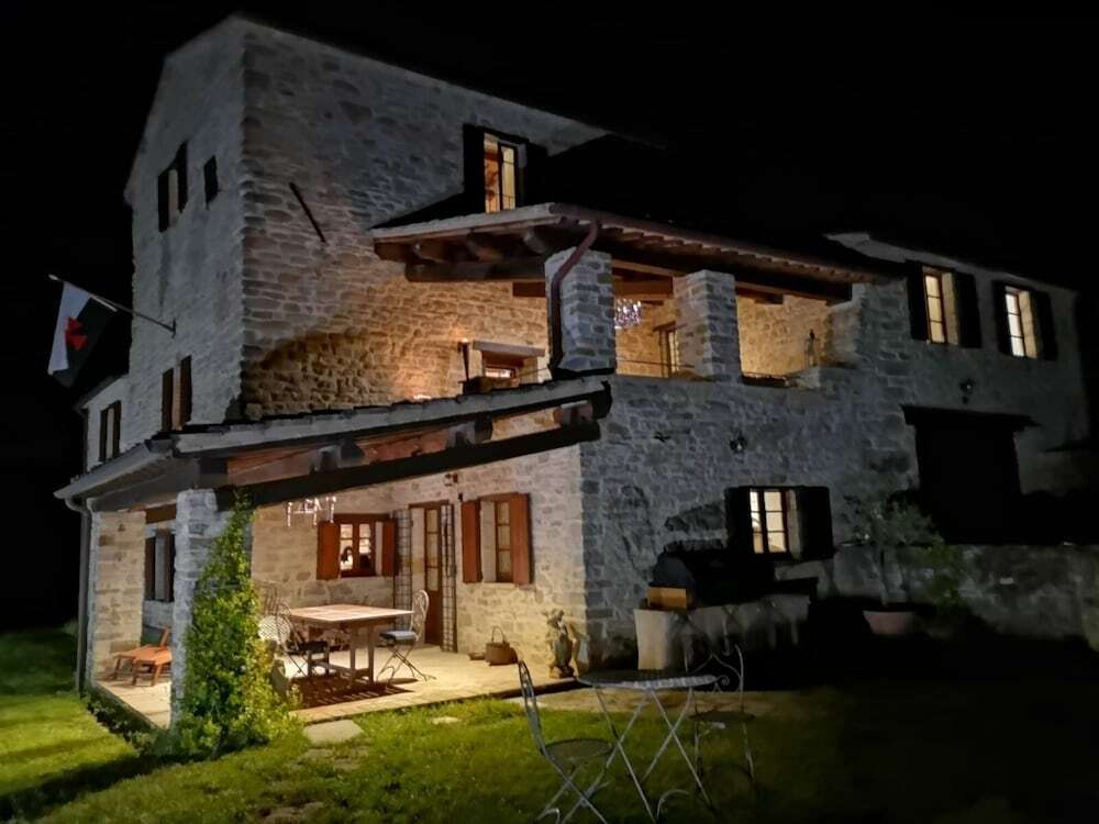 5 Bedroom Holiday Home in Stunning Setting Pietralunga