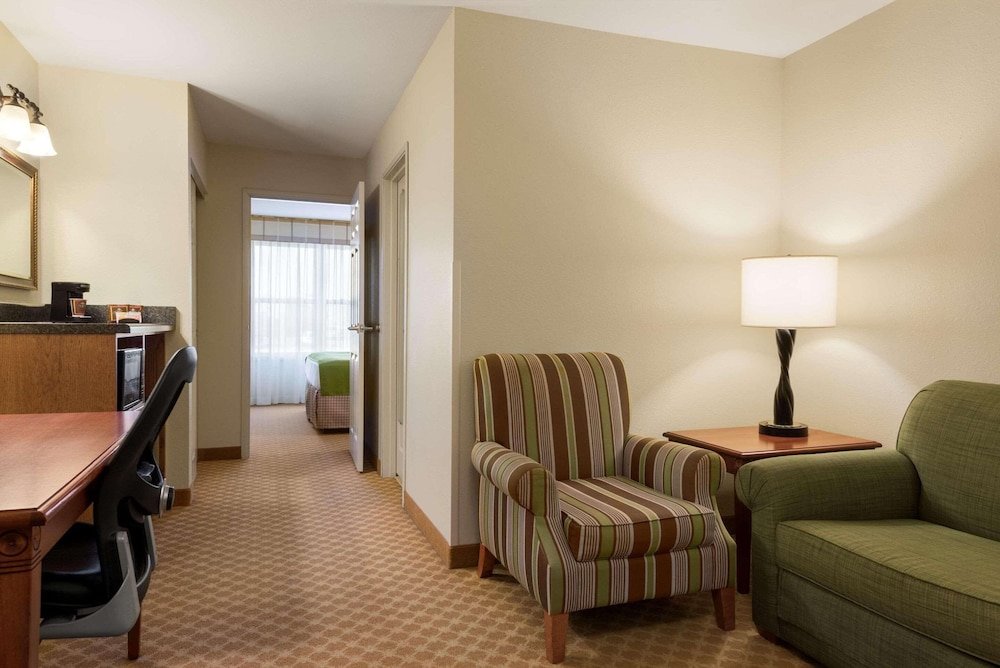 Люкс Country Inn & Suites by Radisson, Peoria North, IL