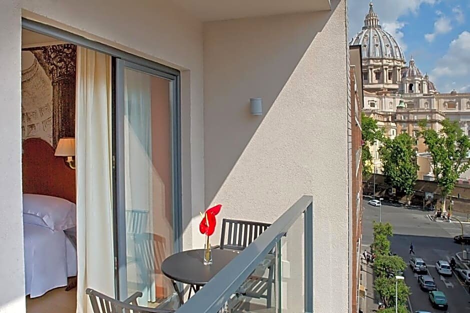 Camera Deluxe con balcone Starhotels Michelangelo Rome
