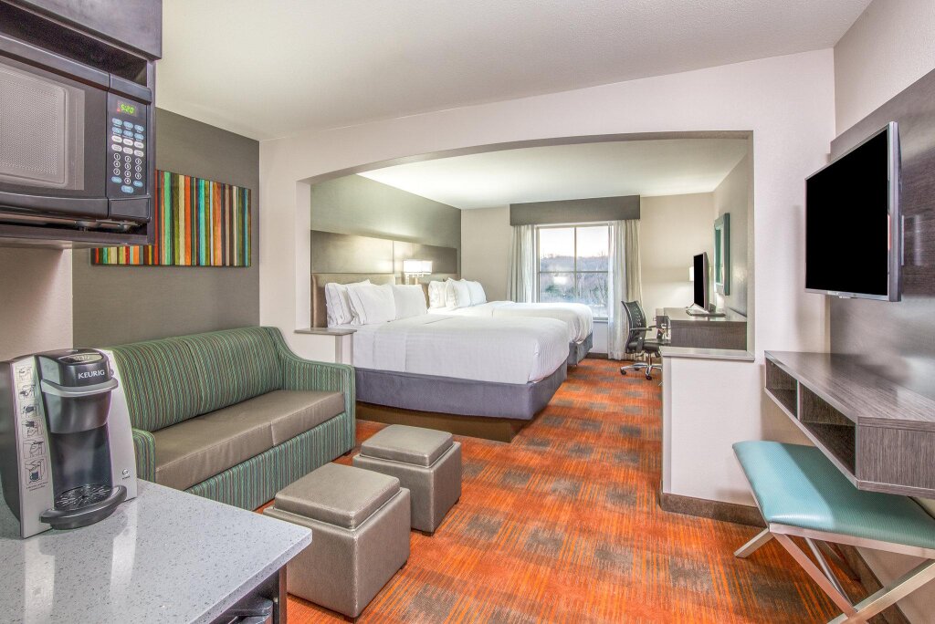 Suite 1 Schlafzimmer Holiday Inn Express & Suites Shawnee-Kansas City West, an IHG Hotel