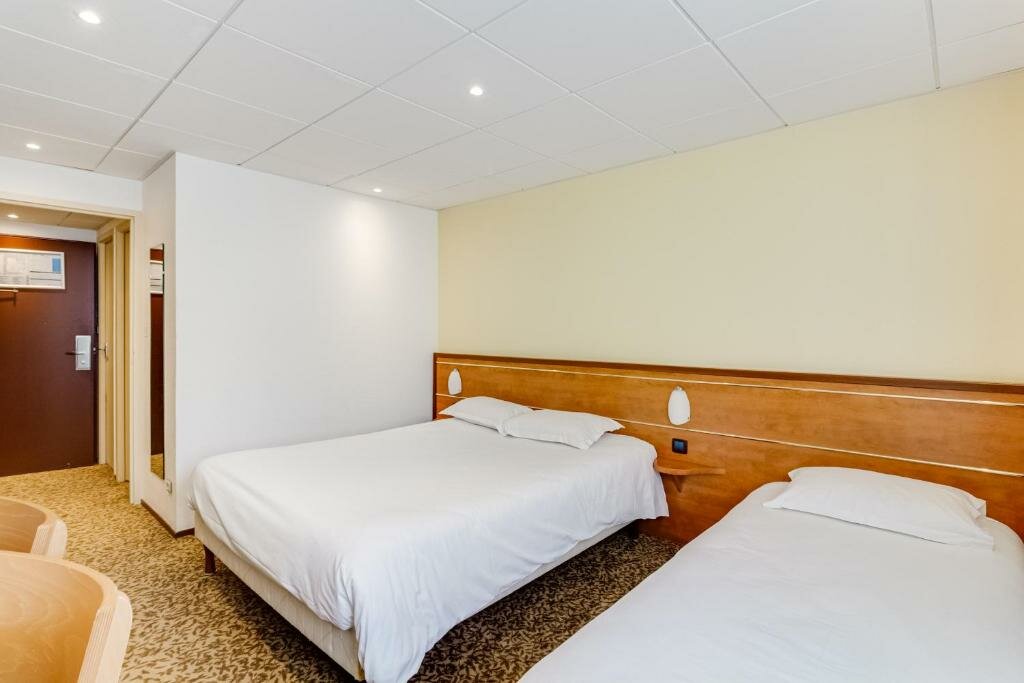 Standard Triple room Brit Hotel Nantes Vigneux - L'Atlantel