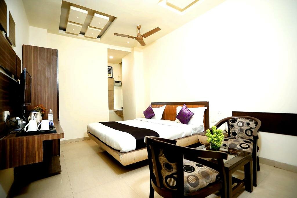 Deluxe Zimmer Hotel Bhagyaraj Palace - Best Hotel In Kanpur
