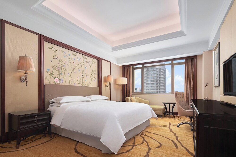 1 Bedroom Standard room with balcony Sheraton Shantou Hotel
