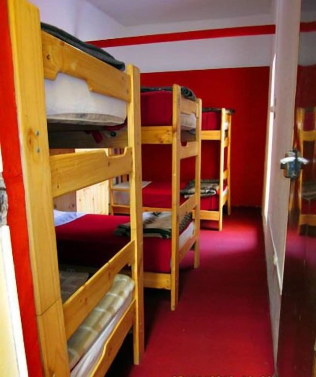 Кровать в общем номере Pirwa Hostel Lima