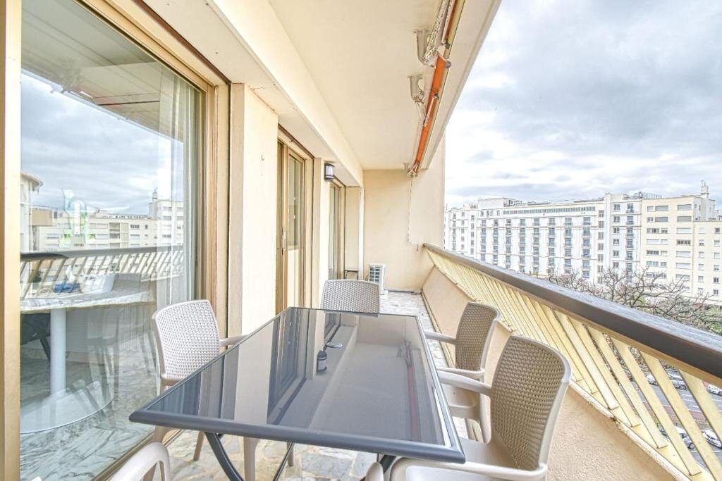 Appartement Bright Apartment near Croisette with terrace and parking by GuestReady