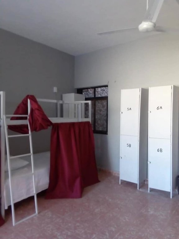 Кровать в общем номере (мужской номер) Posada Y Hostal Del Parque - Hostel