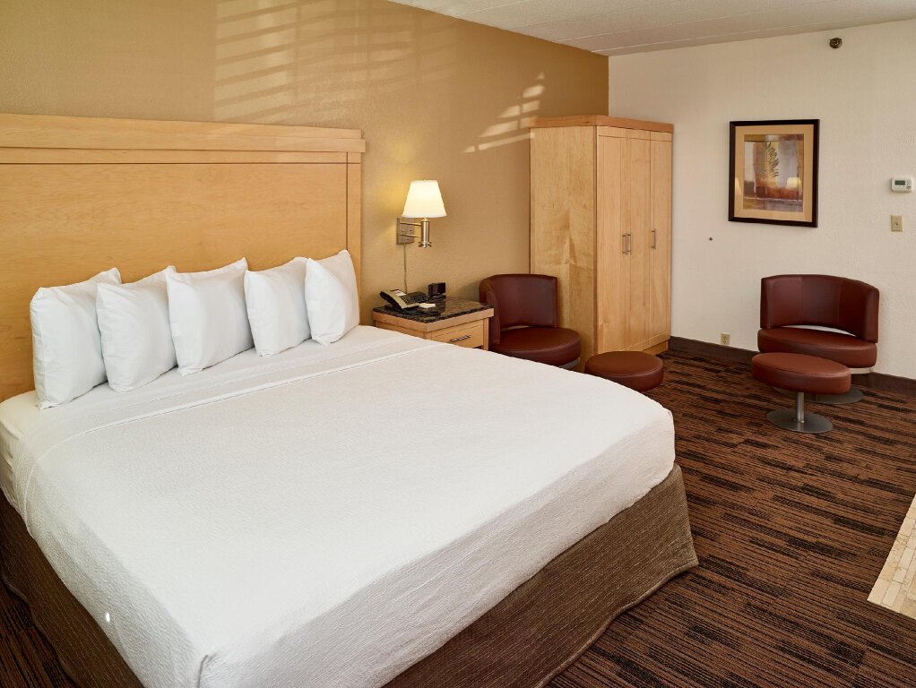 Deluxe Doppel Zimmer LivINN Hotel St. Paul - I-94 - East 3M Area