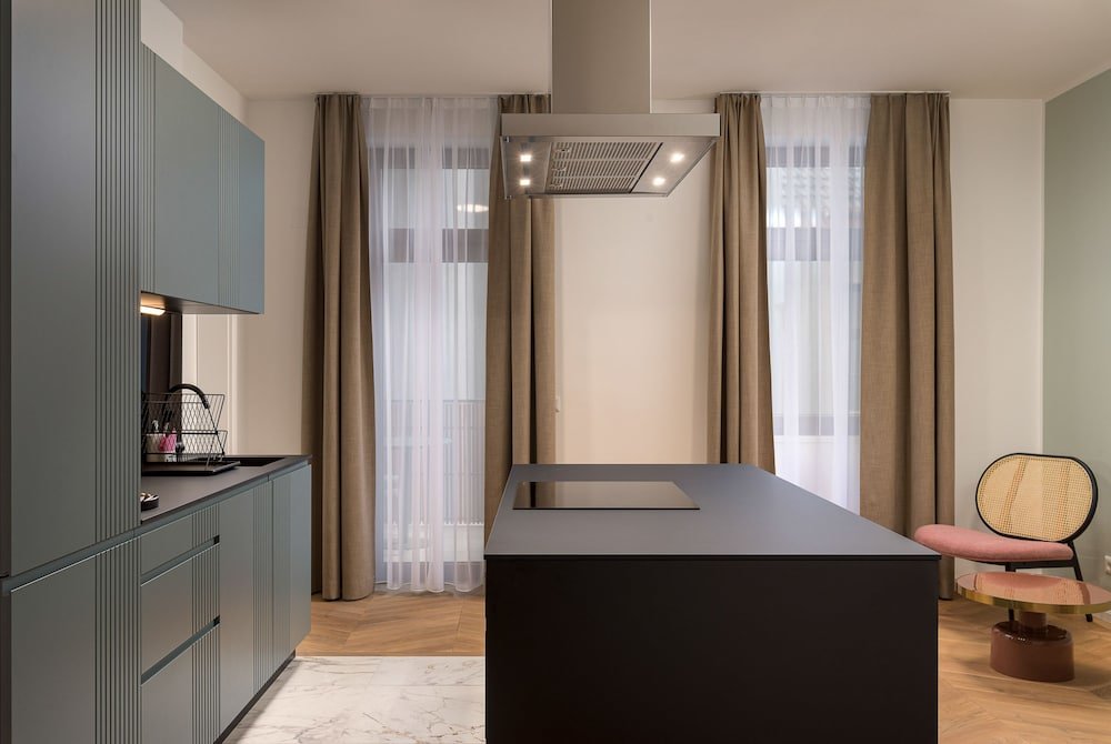 Люкс Comfort с 2 комнатами с балконом limehome Vienna Karajangasse