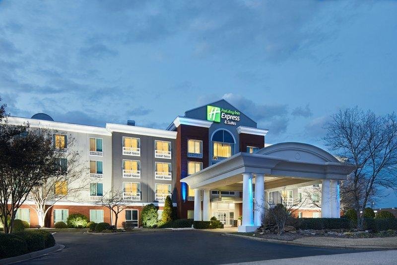 Номер Standard Holiday Inn Express & Suites I-26 & Us 29 At Westgate Mall, an IHG Hotel