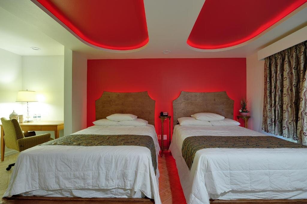 Standard room Romantic Inn & Suites