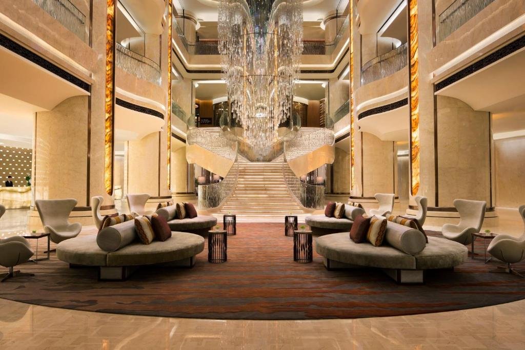 Номер Premier с красивым видом из окна JW Marriott Hotel Macau