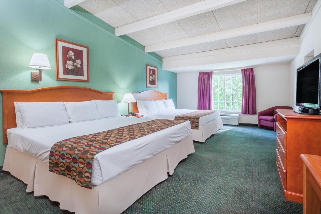 Номер Standard Days Inn & Suites by Wyndham Lexington