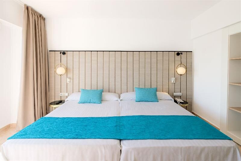 Двухместный номер Premium с видом на море azuLine Hotel Bergantin