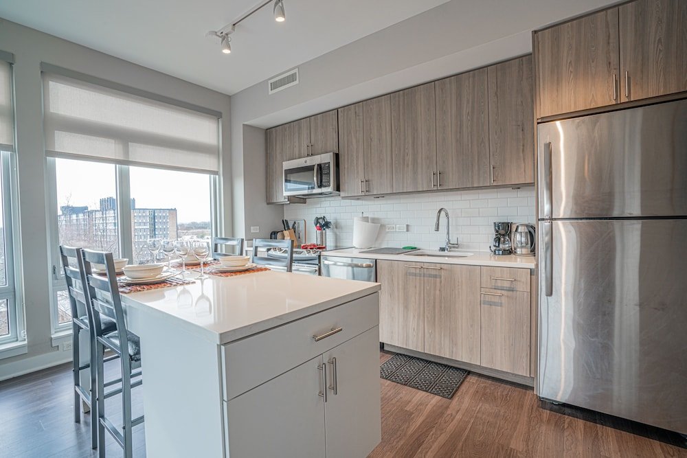 Apartment One Bedroom Apartment Near Waterfront in a Brand new Building 1 Apts by Redawning