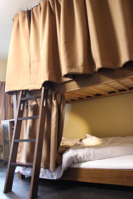 Кровать в общем номере (женский номер) Guesthouse KYOTO COMPASS
