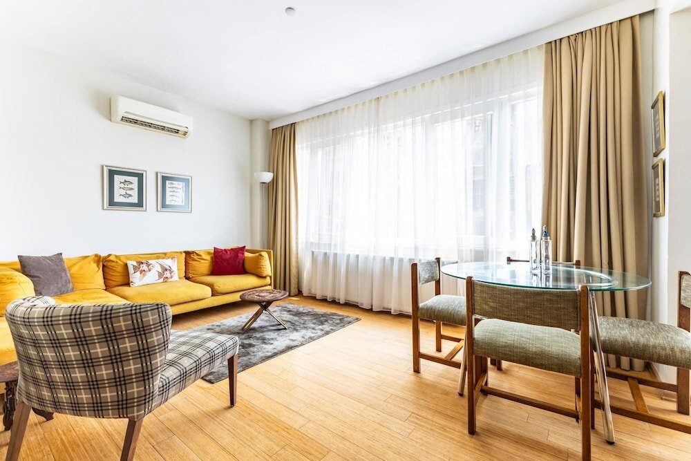 Apartment Elegant Flat w Terrace 15 min to Galata Tower