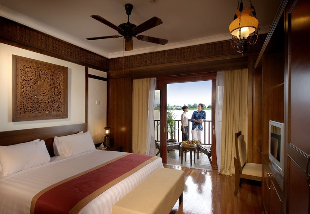 Люкс с балконом Sanie Guest Room Suria A' Apartment, Bukit Merah Laketown Resort