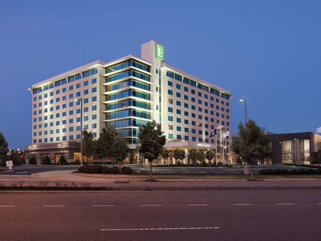 Номер Standard Embassy Suites by Hilton Hampton Convention Center