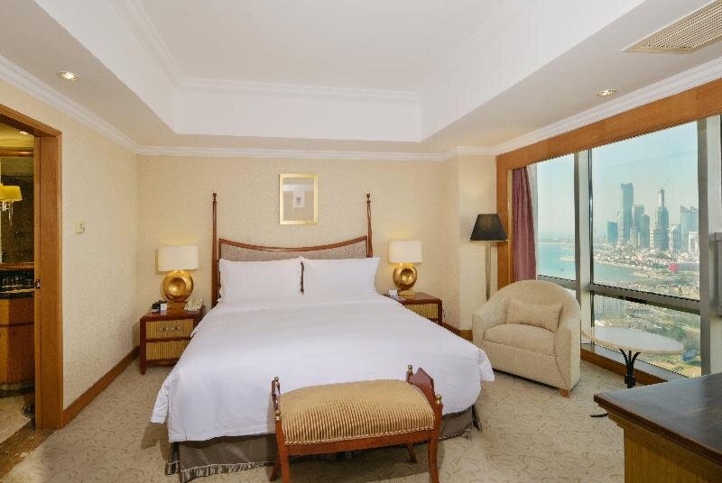 Двухместный номер Standard Crowne Plaza Hotel Qingdao, an IHG Hotel