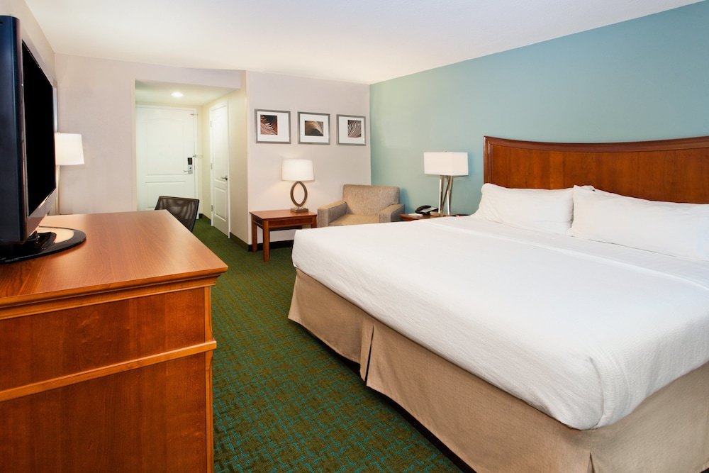 Suite 1 camera da letto Holiday Inn Brunswick, an IHG Hotel