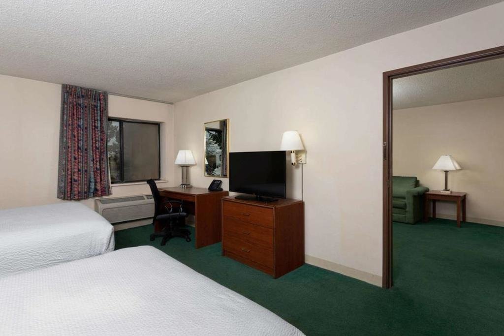 Standard chambre Norwood Inn & Suites Indianapolis East Post Drive
