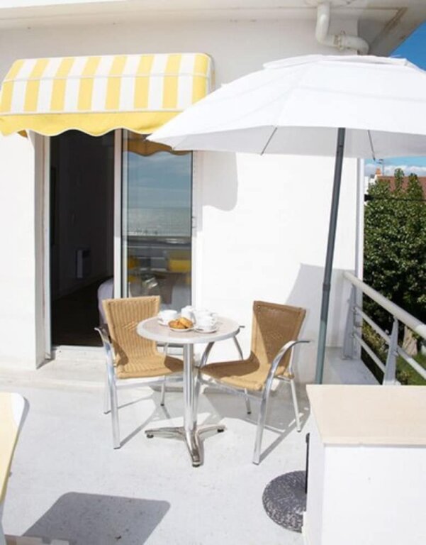 Standard Doppel Zimmer mit Balkon und mit Meerblick Hotel Les Dunes