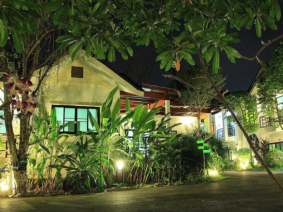 Cottage Chayada Garden House and Resort Hotel