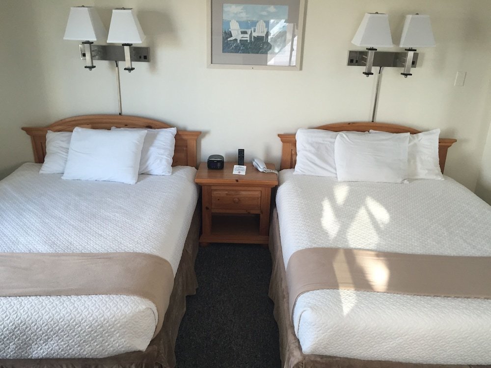 Standard Quadruple room with ocean view Sea Cliff House Motel