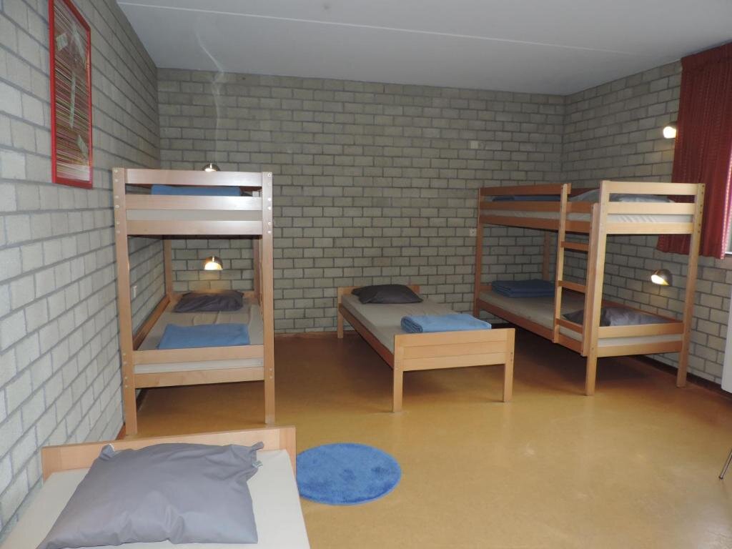Кровать в общем номере (мужской номер) Hostel Blauwput Leuven