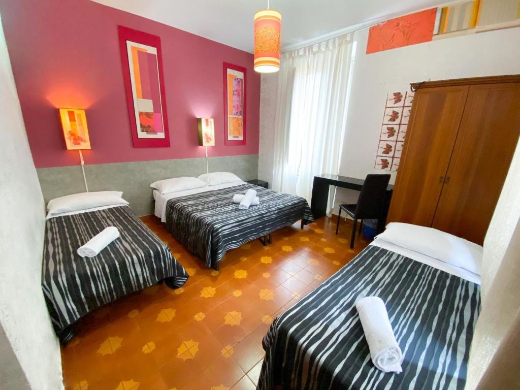 Четырёхместный номер Standard Roma Room Hotel