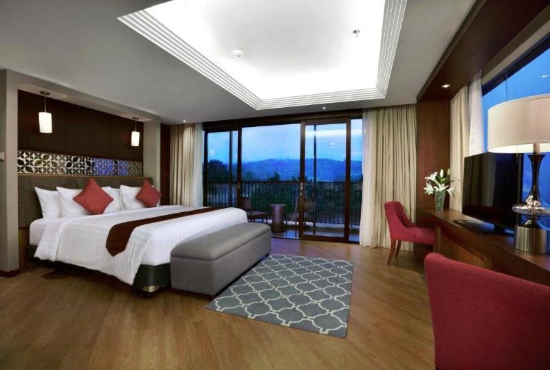 Standard suite Aston Sentul Resort & Conference Center