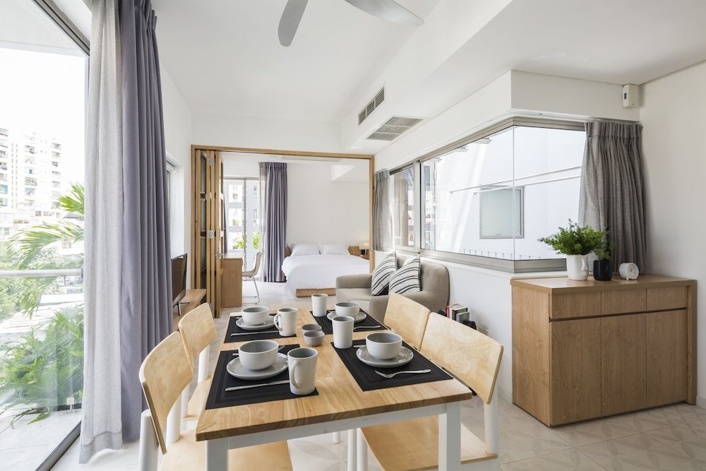 Deluxe Doppel Zimmer mit Balkon The Tropical Residence Serviced Homestay