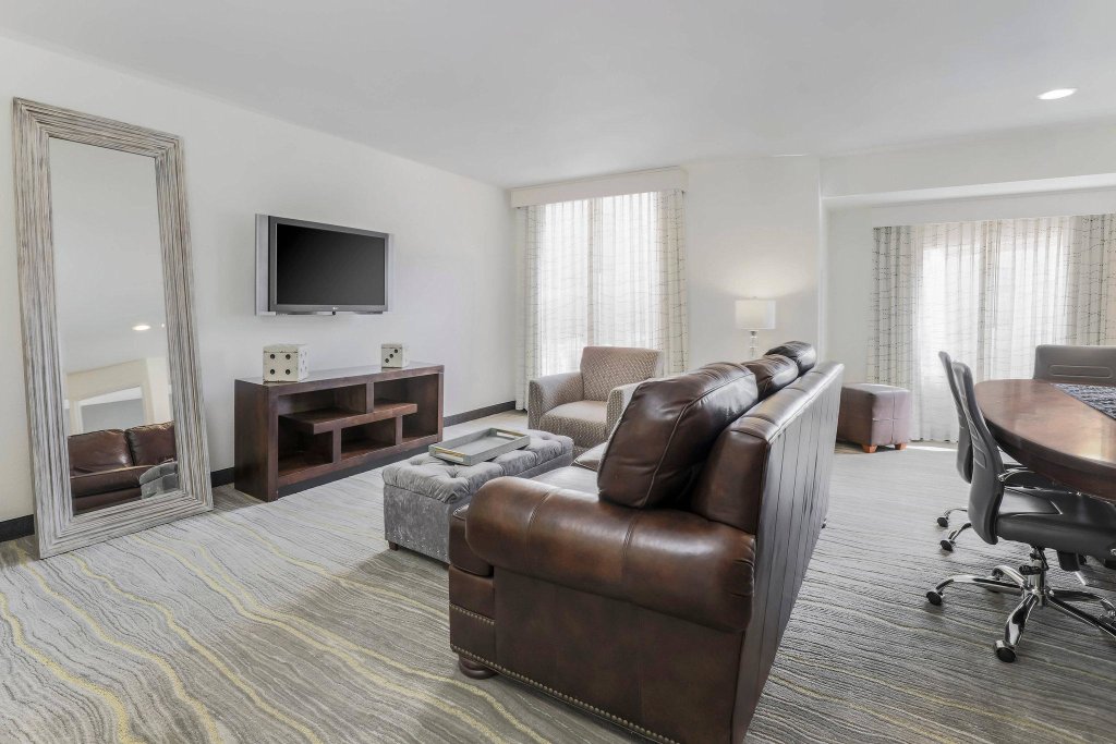 1 Bedroom Presidential Suite Residence Inn Phoenix Glendale Sports & Entertainment District