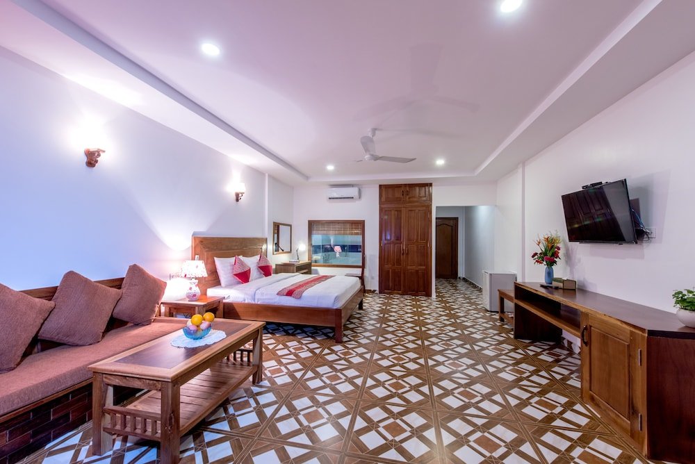 Deluxe Double room with balcony and with garden view Amour d'Angkor