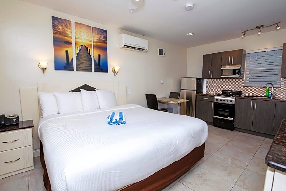 Camera Standard Caribbean Resort Suites
