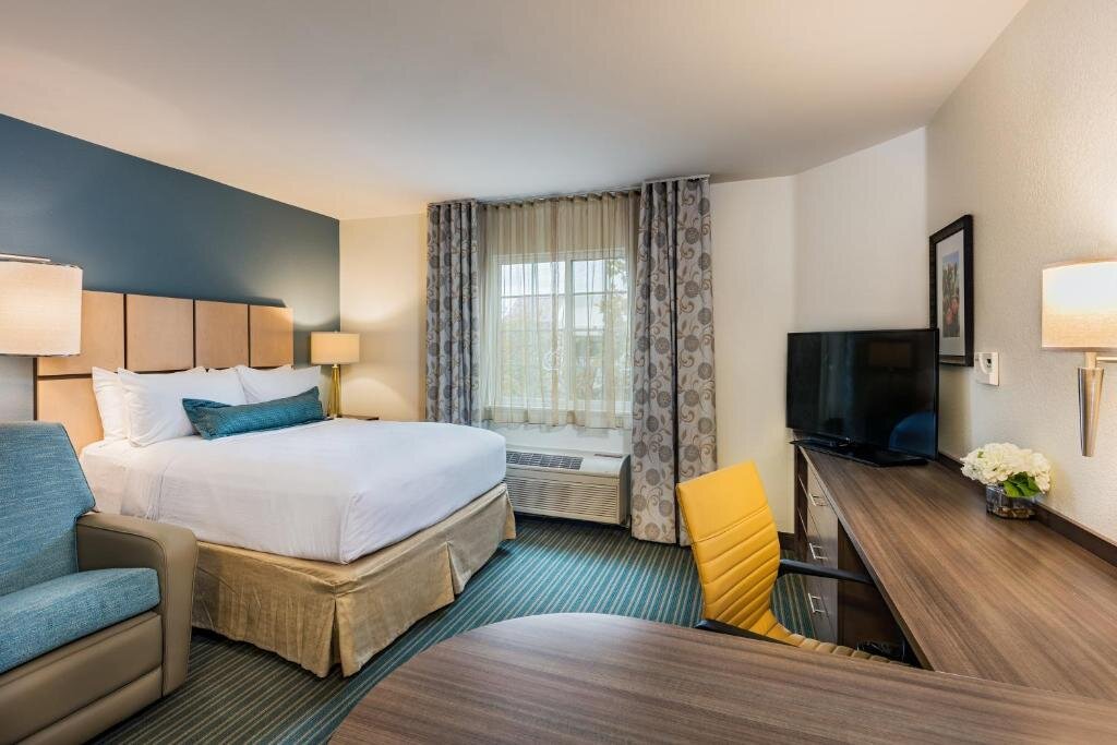 Номер Standard Candlewood Suites Anaheim - Resort Area, an IHG Hotel