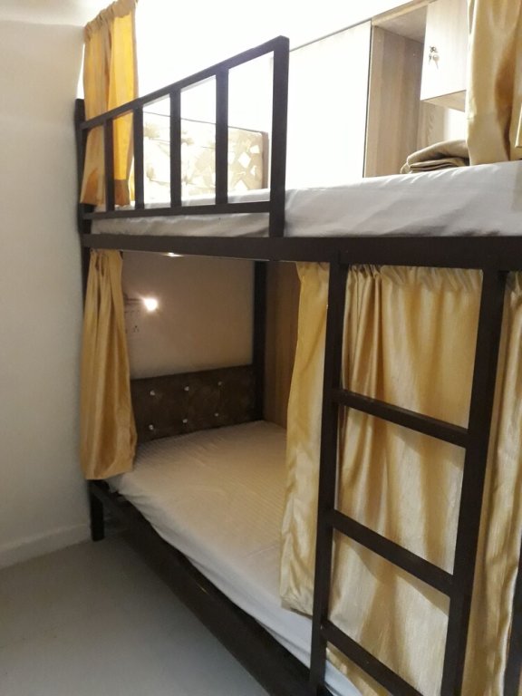 Lit en dortoir (dortoir masculin) Vue sur la ville golden dormitory
