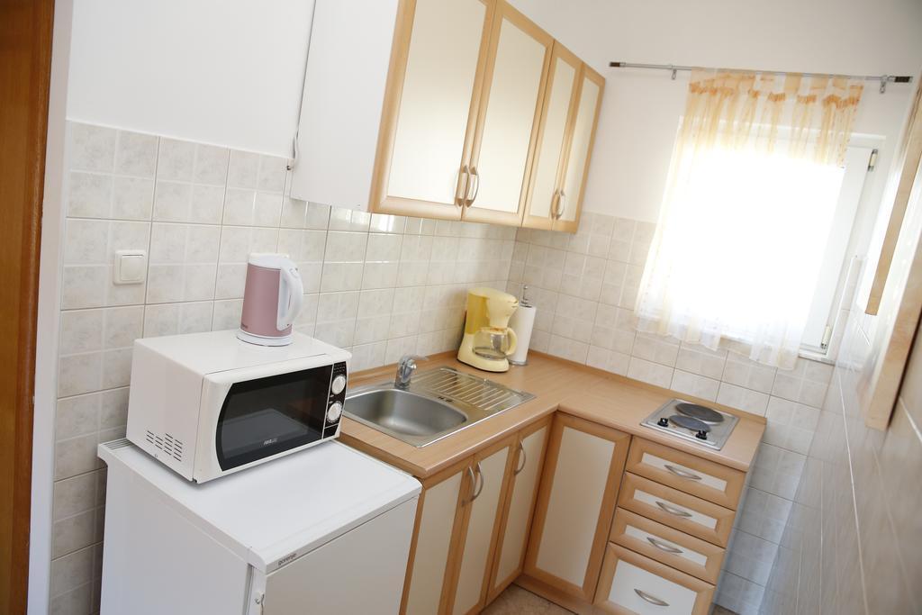 Apartment Slavica Vodice, Sibenik-Knin County. Book hotel Apartment Slavica