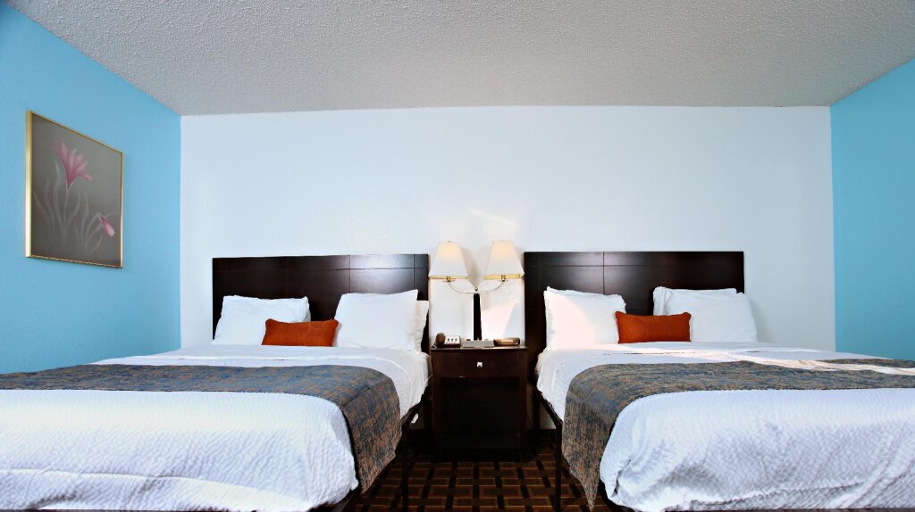 Deluxe room Coratel Inn & Suites