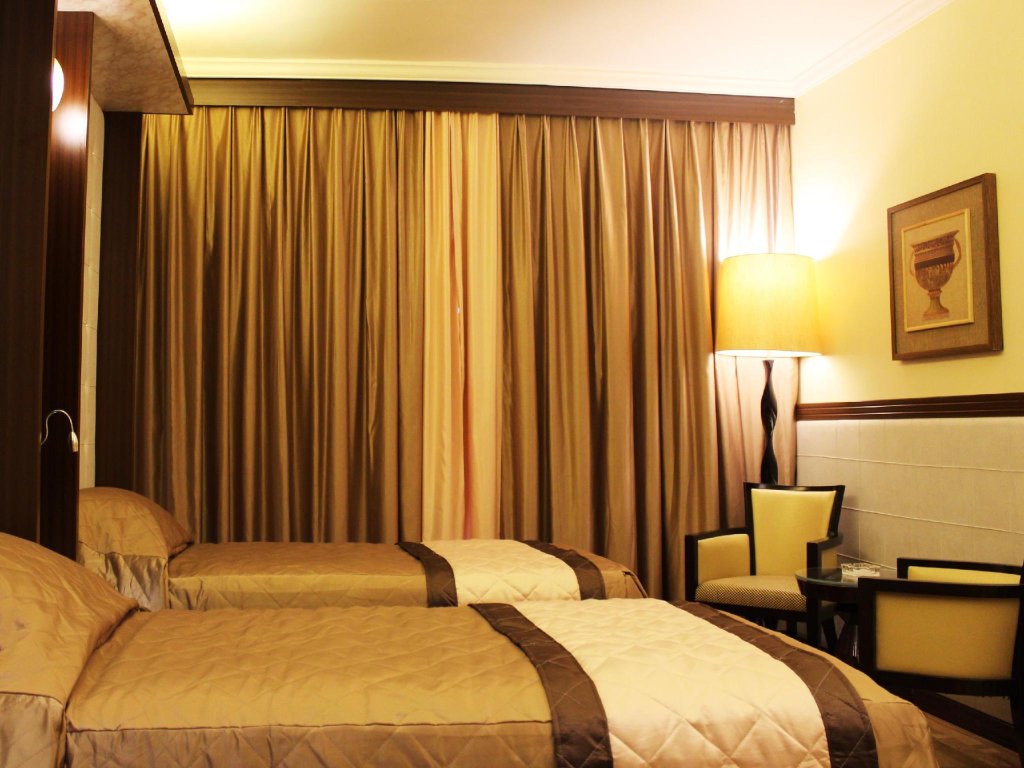 Standard Double room with balcony Al Khaleej Grand Hotel