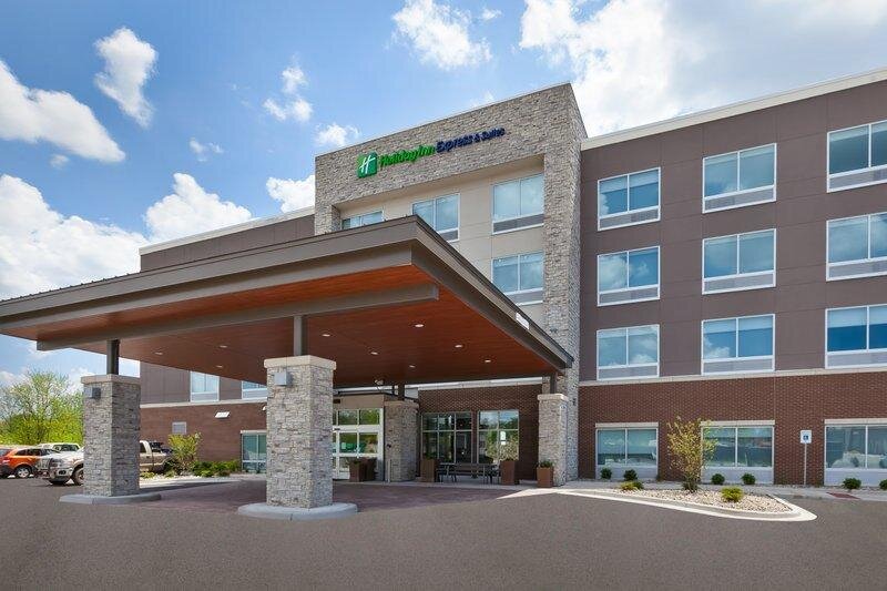 Standard Single room Holiday Inn Express & Suites - Grand Rapids Airport - South, an IHG Hotel
