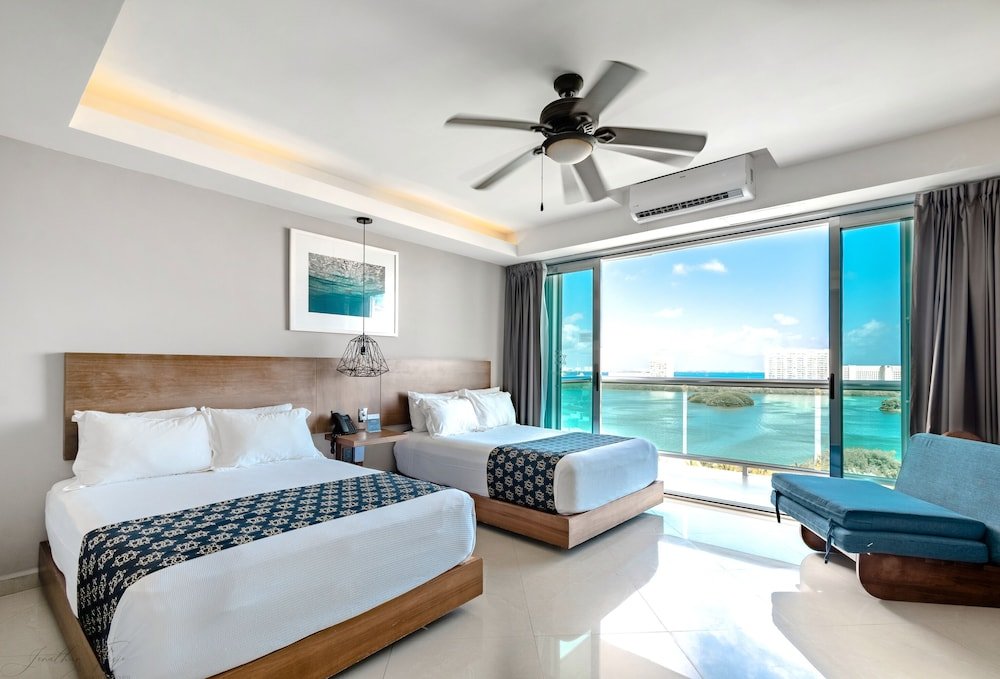 Четырёхместный номер Standard с балконом и с видом на залив Ocean Dream Cancun by GuruHotel