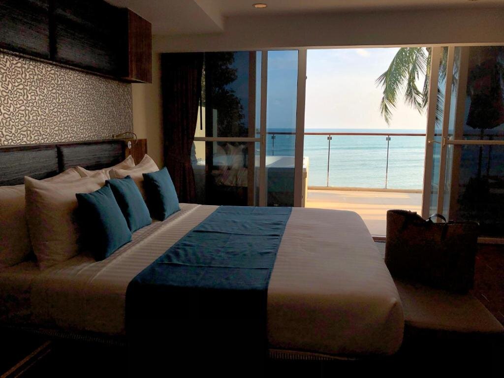 Люкс Spa Bath с 2 комнатами с видом на море Royal Beach Boutique Resort & Spa Koh Samui - SHA Extra Plus