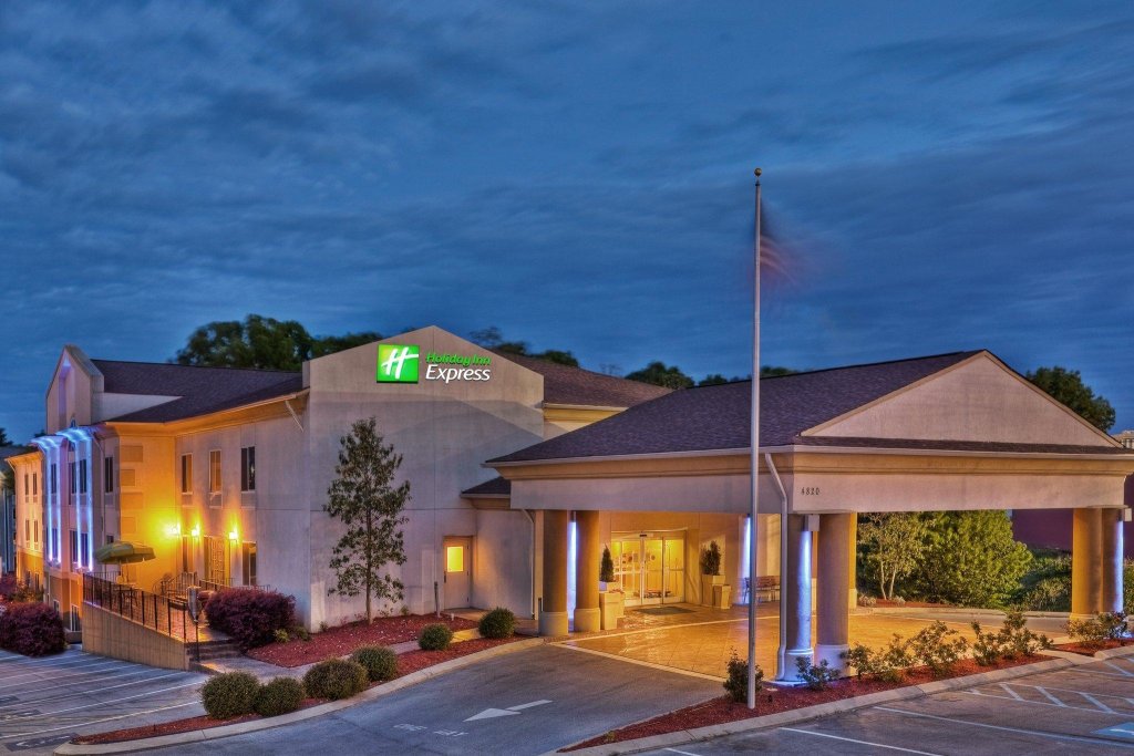 Одноместный номер Standard Holiday Inn Express Hotel & Suites Chattanooga-Hixson, an IHG Hotel