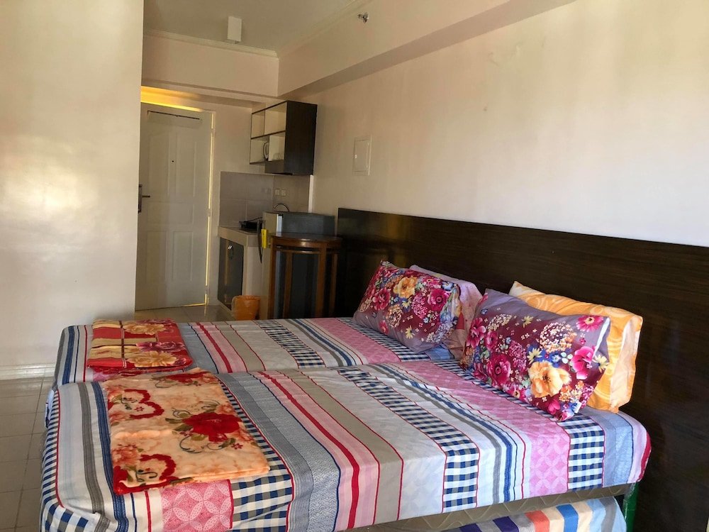 Standard Double room Tagaytay Staycation