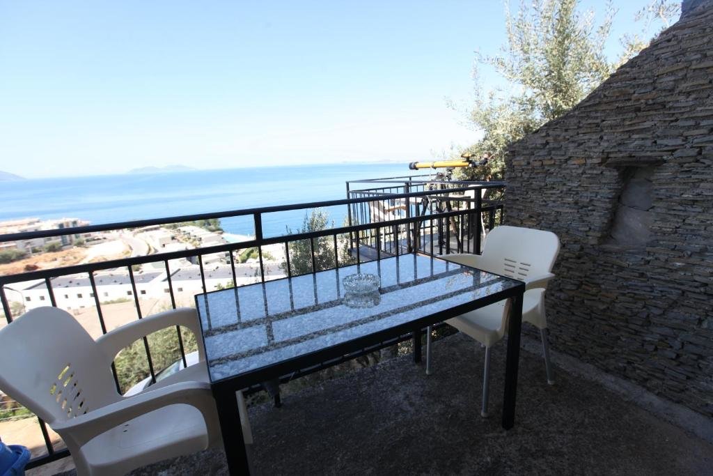 Двухместный номер Deluxe с балконом и с видом на море Hotel Vila "Oda E Miqve"